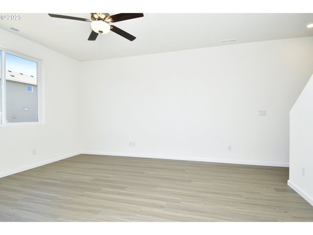 3905 Sw DUNIWAY Ln, Gresham, OR 97080