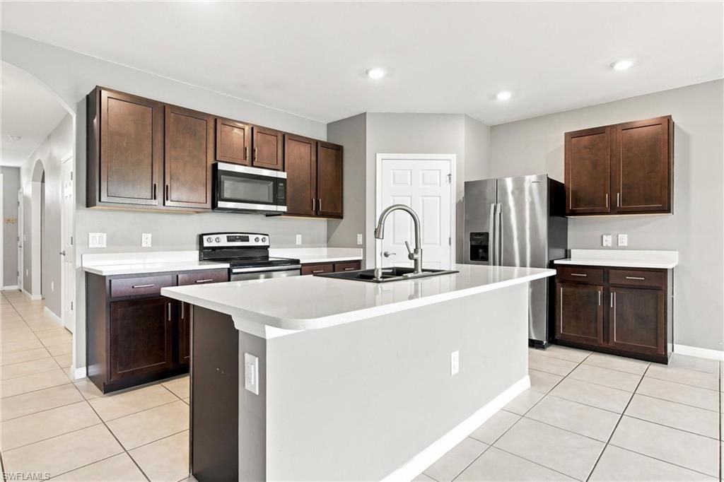 3180 Cozumel CT, CAPE CORAL, FL 33909 — photo 4