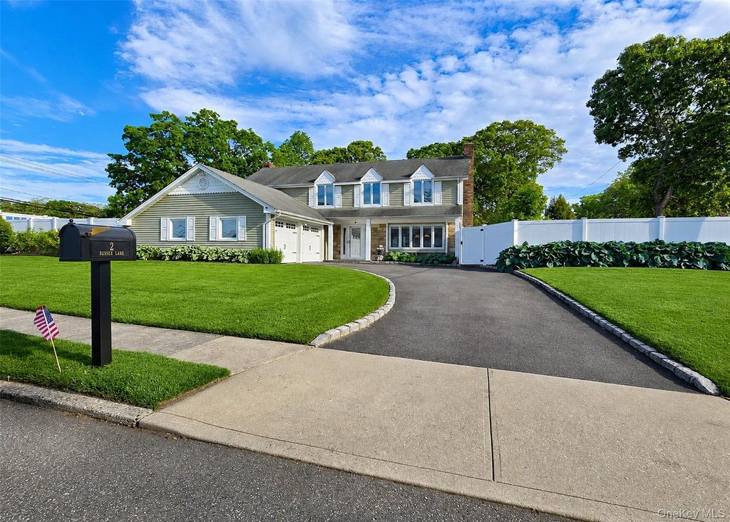 2 Sussex Lane, Lake Grove, NY 11755