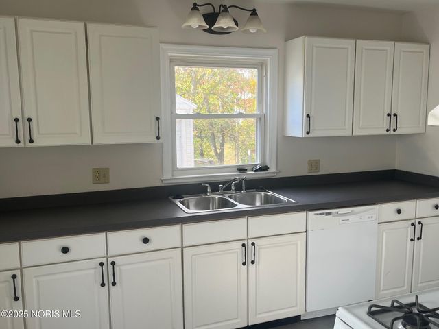 838 Wylie Avenue, Toledo, OH 43609