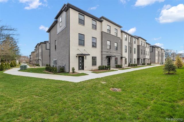 2817 Summers Place, Troy, MI 48084