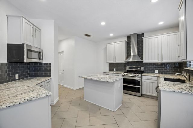 6025 Ronchamps DR, Round Rock, TX 78681
