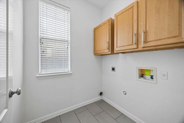 6025 Ronchamps DR, Round Rock, TX 78681