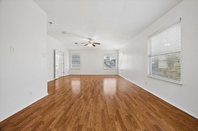 6025 Ronchamps DR, Round Rock, TX 78681