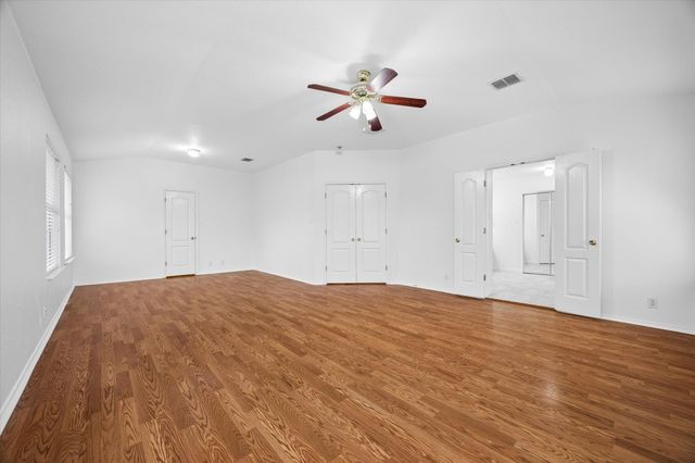6025 Ronchamps DR, Round Rock, TX 78681