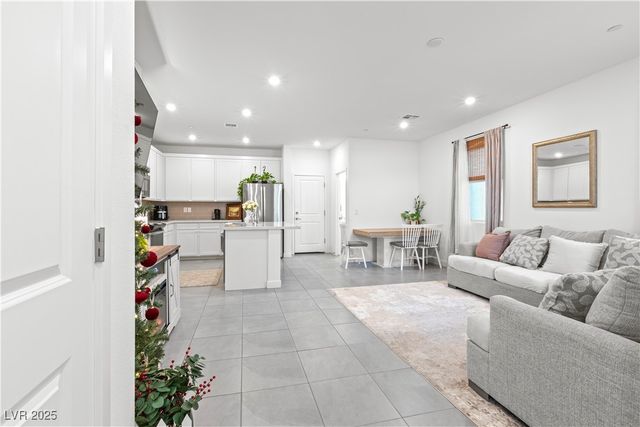 226 Wewatta Avenue, Henderson, NV 89011