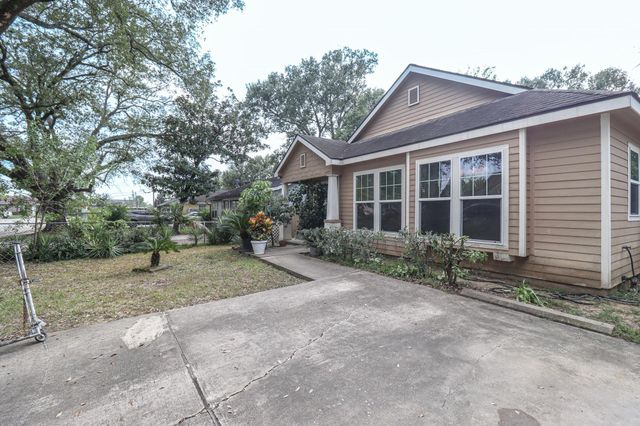 2450 Columbia Street, Beaumont, TX 77701