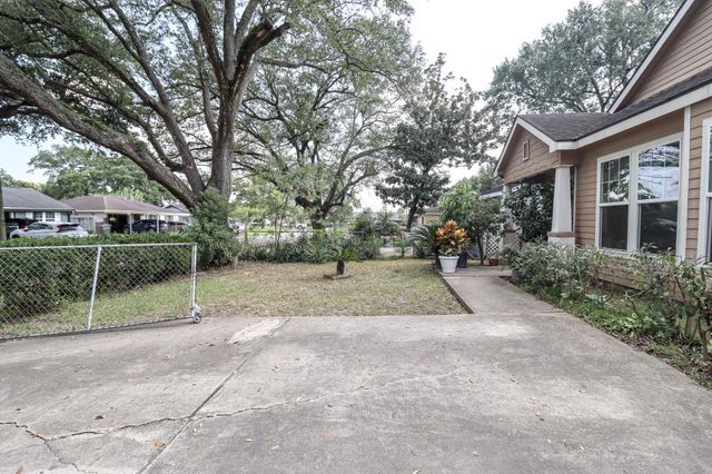 2450 Columbia Street, Beaumont, TX 77701