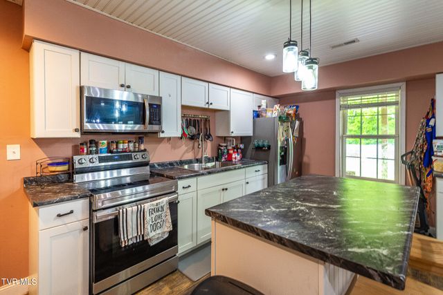 508 Wonderland Drive, Gate City, VA 24251
