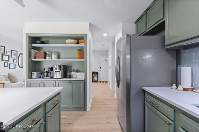 8803 William Penn Way, Louisville, KY 40228