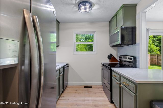 8803 William Penn Way, Louisville, KY 40228