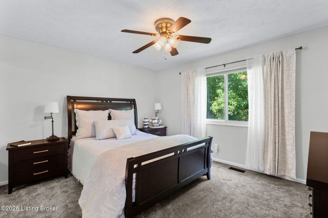 8803 William Penn Way, Louisville, KY 40228