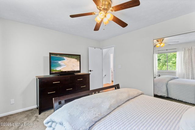 8803 William Penn Way, Louisville, KY 40228