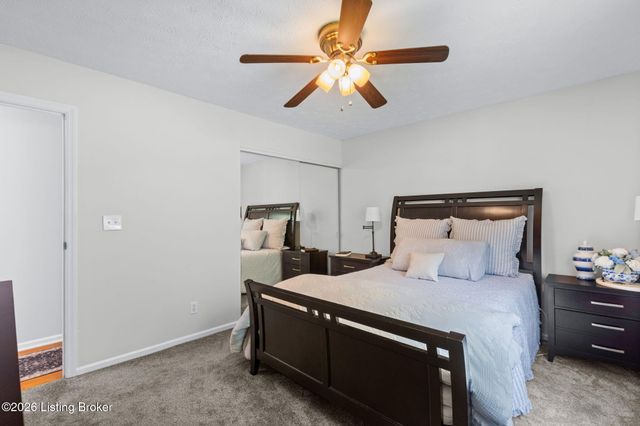 8803 William Penn Way, Louisville, KY 40228