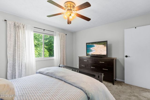 8803 William Penn Way, Louisville, KY 40228