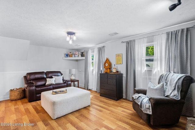 8803 William Penn Way, Louisville, KY 40228