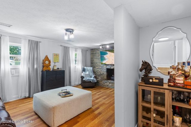 8803 William Penn Way, Louisville, KY 40228