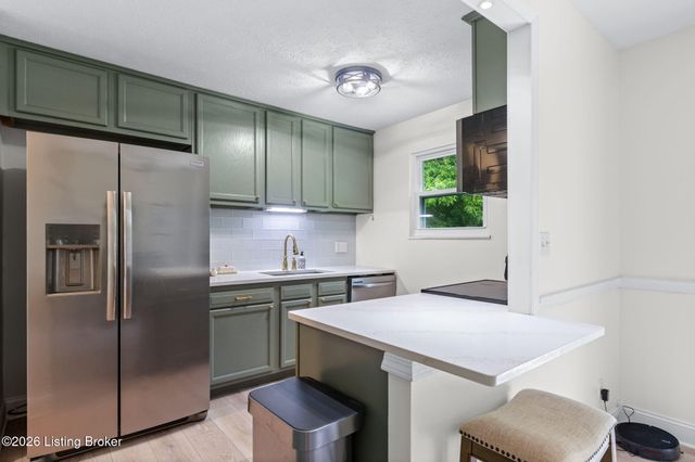 8803 William Penn Way, Louisville, KY 40228