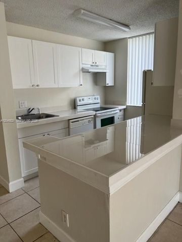 10717 Cleary Blvd 111, Plantation, FL 33324