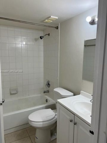 10717 Cleary Blvd 111, Plantation, FL 33324