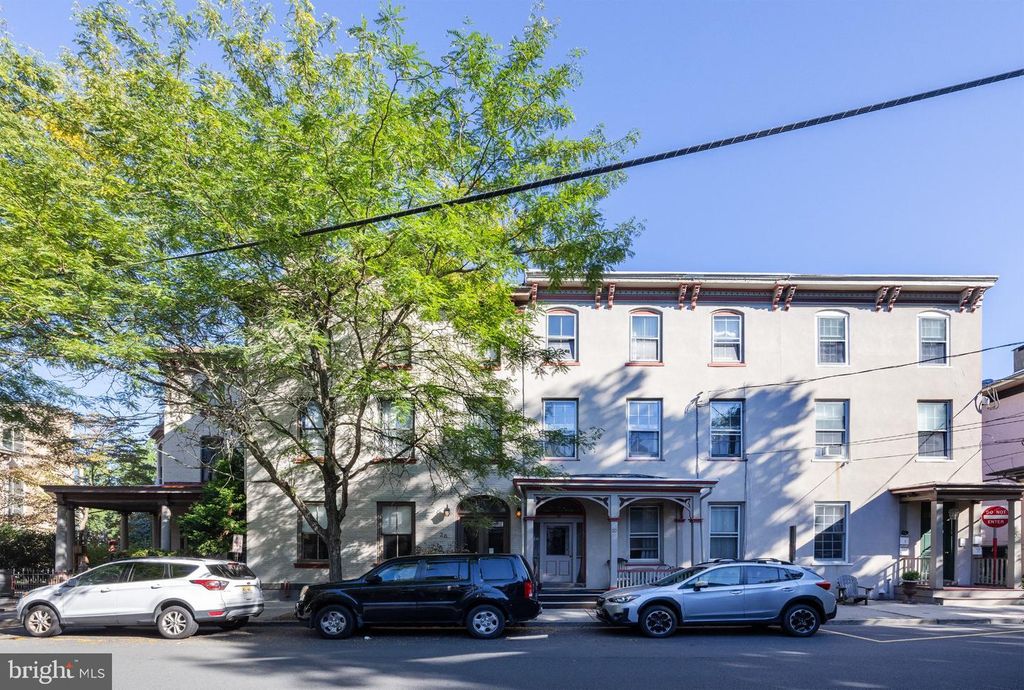 26 YORK ST, LAMBERTVILLE, NJ 08530 — exterior