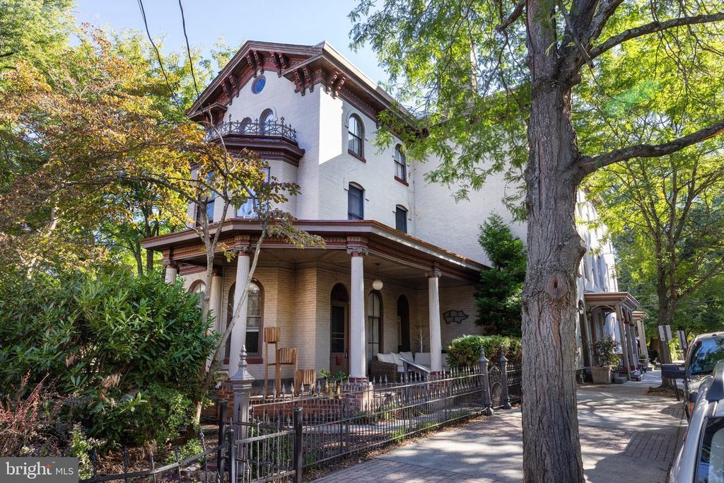 26 YORK ST, LAMBERTVILLE, NJ 08530 — photo 2
