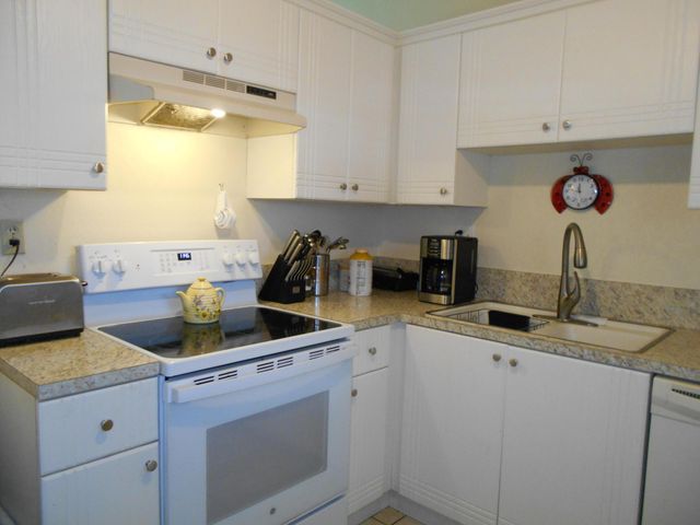 510 NW 43rd Street, Deerfield Beach, FL 33064