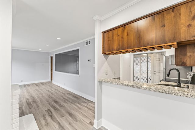 2501 Marilee Lane 4, Houston, TX 77057