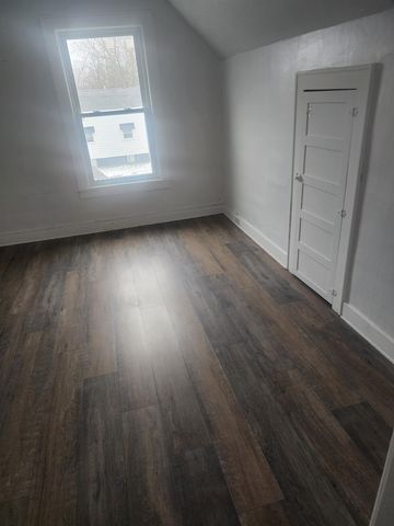 1600 S Erie Street, Bay City, MI 48706