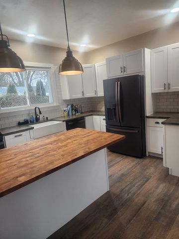 1600 S Erie Street, Bay City, MI 48706