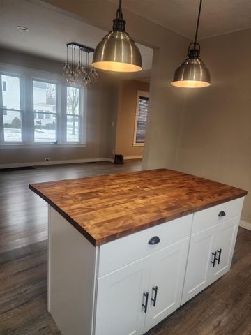 1600 S Erie Street, Bay City, MI 48706