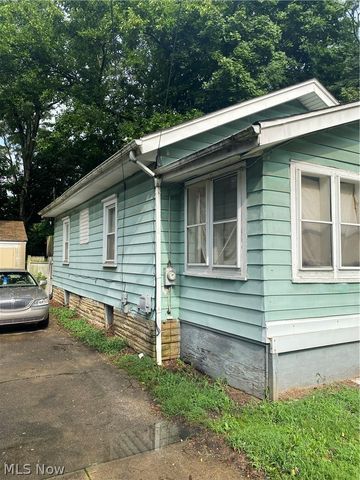 156 Roger Avenue, Akron, OH 44305