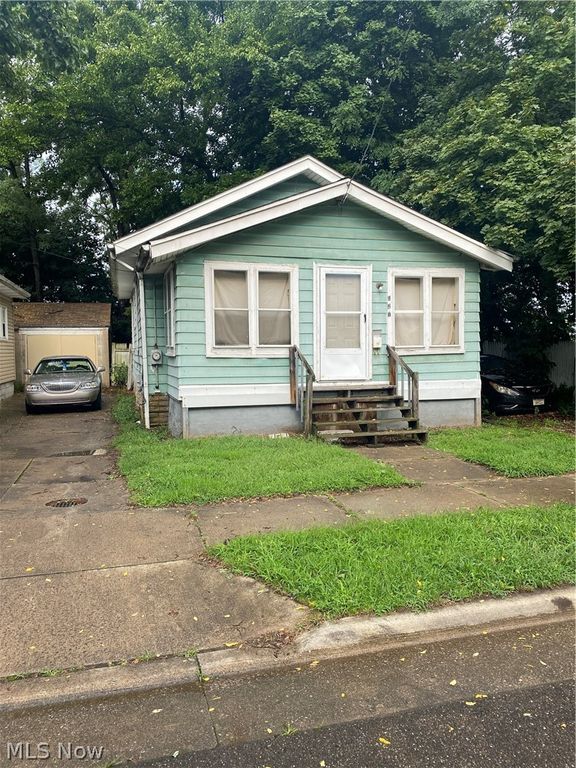156 Roger Avenue, Akron, OH 44305