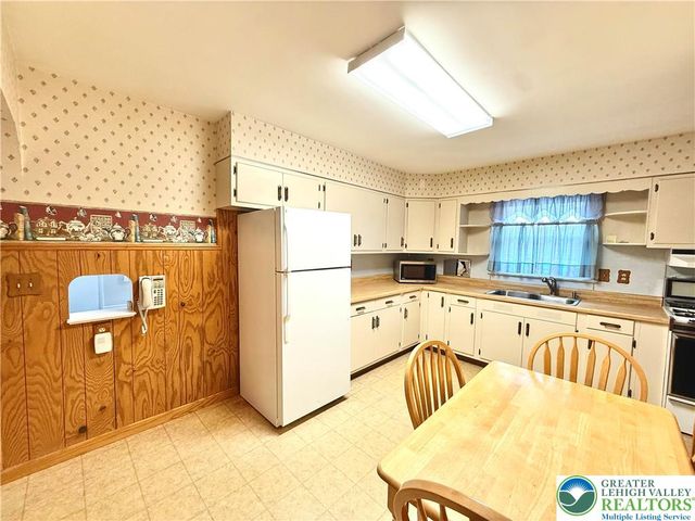 3127 West Emaus, Salisbury Twp, PA 18103