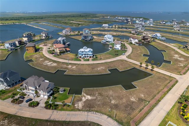 1 Fleming, Hitchcock, TX 77563