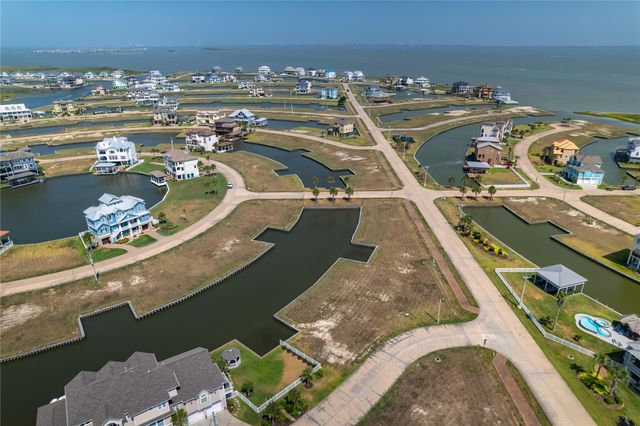 1 Fleming, Hitchcock, TX 77563