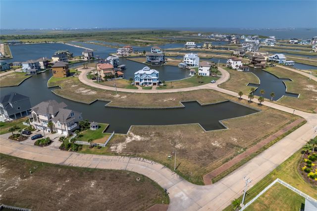 1 Fleming, Hitchcock, TX 77563