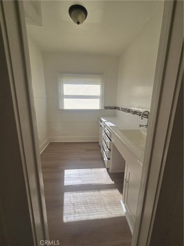 942 E 2nd 7, Long Beach, CA 90802