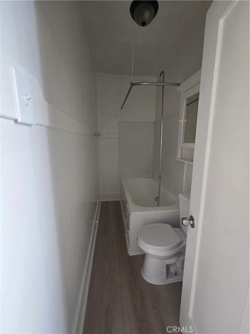 942 E 2nd 7, Long Beach, CA 90802