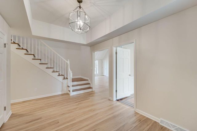 12409 Golf DRIVE, Mequon, WI 53092