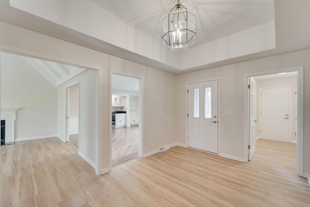 12409 Golf DRIVE, Mequon, WI 53092