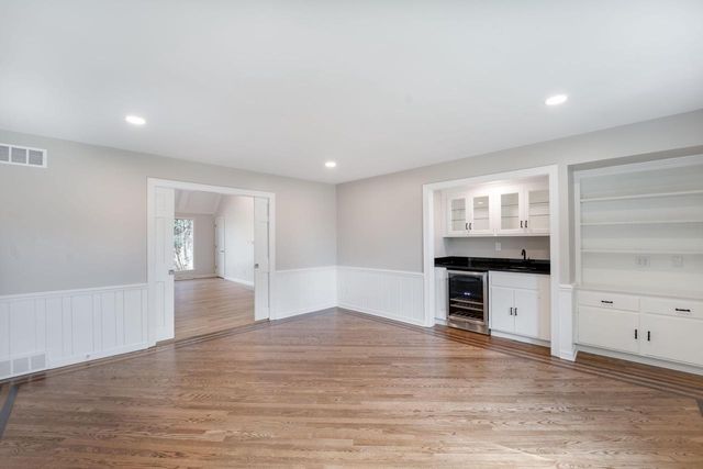 12409 Golf DRIVE, Mequon, WI 53092