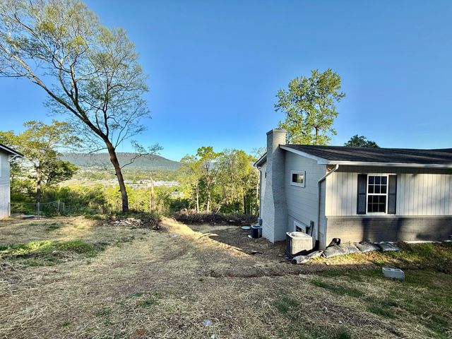 3033 Westside Drive, Chattanooga, TN 37404