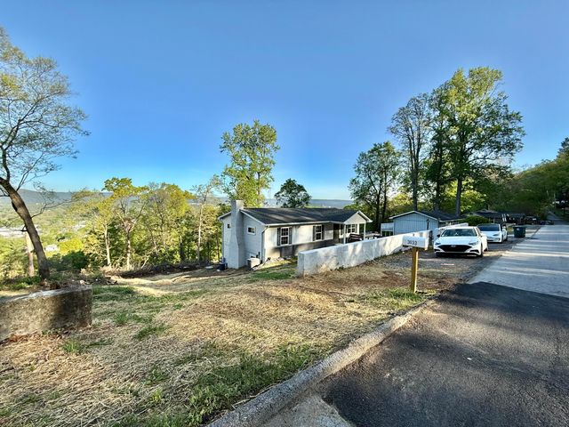 3033 Westside Drive, Chattanooga, TN 37404