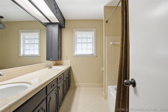 3704 S Braden Place, Tulsa, OK 74135