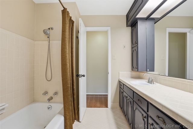 3704 S Braden Place, Tulsa, OK 74135