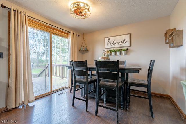 13700 Market Avenue N, Hartville, OH 44632