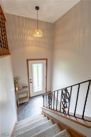 13700 Market Avenue N, Hartville, OH 44632