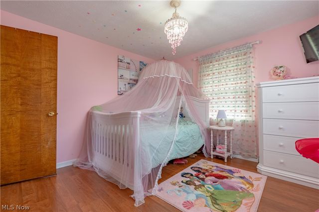13700 Market Avenue N, Hartville, OH 44632