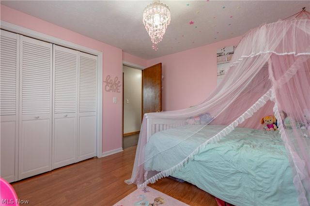 13700 Market Avenue N, Hartville, OH 44632